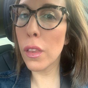 Meet your Posher, Stefanie